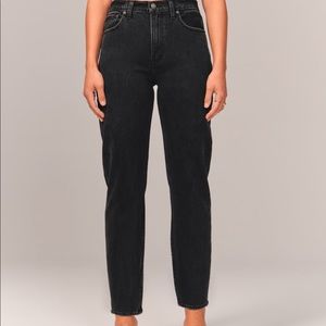 Abercrombie High Rise Mom Jeans in black